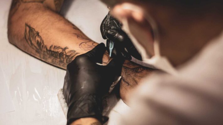 Mejores cremas anestésicas para tatuajes (Guía 2022)